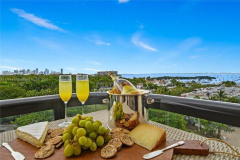 Copropriété à vendre à Miami, Floride: 3 chambres, 163.42 m2 № 1711934 - photo 1