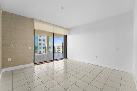 Copropriété à vendre à Miami, Floride: 3 chambres, 163.42 m2 № 1711934 - photo 24