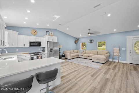 House in Palatka, Florida 3 bedrooms, 132.39 sq.m. № 770974 - photo 1