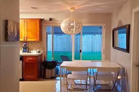 Купить виллу или дом в Холливуд, Флорида 3 спальни, 130.34м2, № 1967736 - фото 2