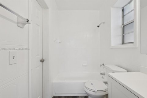 Купить виллу или дом в Вест-Парк, Флорида 4 спальни, 143.53м2, № 1854900 - фото 26