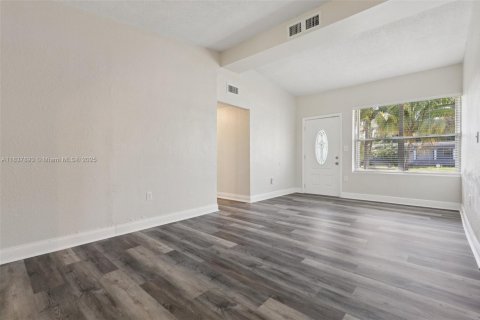 Купить виллу или дом в Вест-Парк, Флорида 4 спальни, 143.53м2, № 1854900 - фото 9