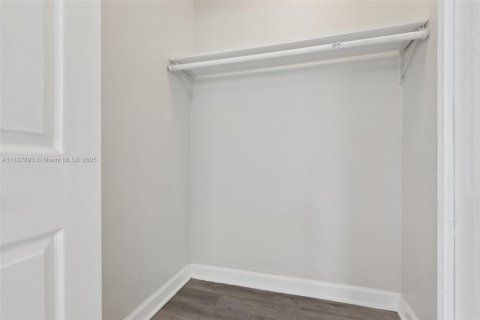 Купить виллу или дом в Вест-Парк, Флорида 4 спальни, 143.53м2, № 1854900 - фото 22