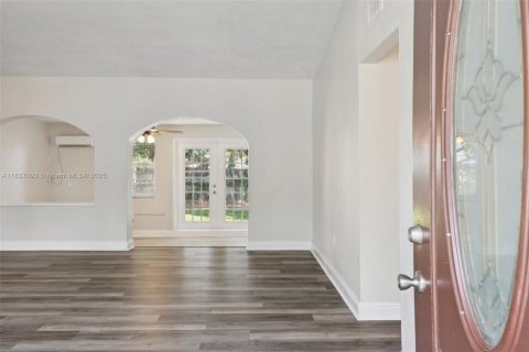 Купить виллу или дом в Вест-Парк, Флорида 4 спальни, 143.53м2, № 1854900 - фото 5