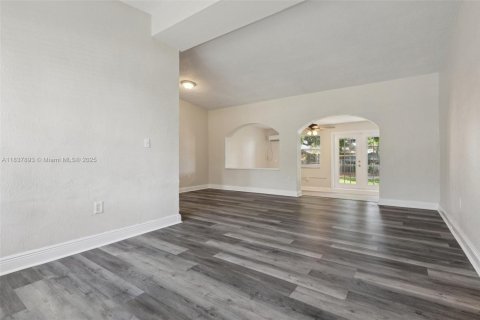 Купить виллу или дом в Вест-Парк, Флорида 4 спальни, 143.53м2, № 1854900 - фото 8