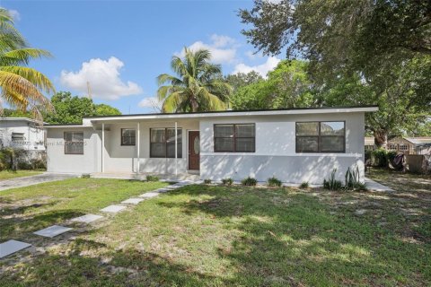 Купить виллу или дом в Вест-Парк, Флорида 4 спальни, 143.53м2, № 1854900 - фото 3