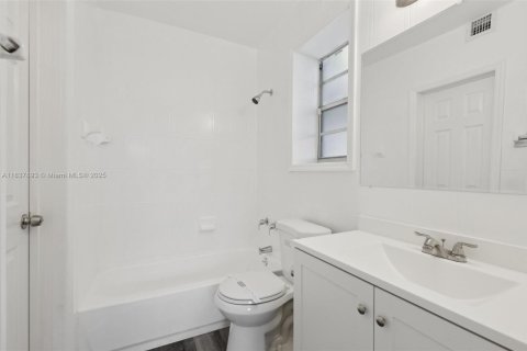 Купить виллу или дом в Вест-Парк, Флорида 4 спальни, 143.53м2, № 1854900 - фото 27