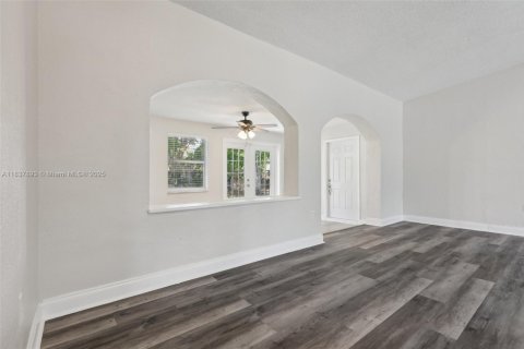 Купить виллу или дом в Вест-Парк, Флорида 4 спальни, 143.53м2, № 1854900 - фото 10