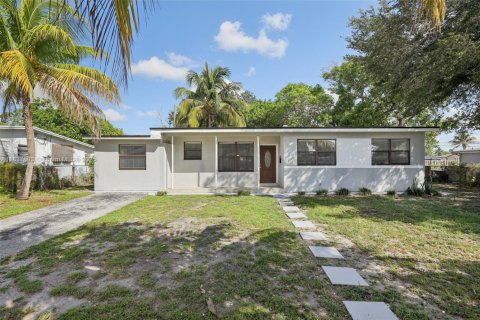 Купить виллу или дом в Вест-Парк, Флорида 4 спальни, 143.53м2, № 1854900 - фото 1