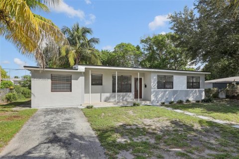 Купить виллу или дом в Вест-Парк, Флорида 4 спальни, 143.53м2, № 1854900 - фото 2