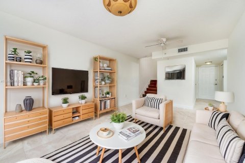 Condo in Miami, Florida, 2 bedrooms  № 1850344 - photo 8