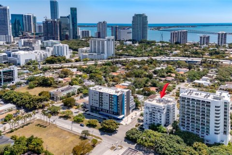 Condo in Miami, Florida, 2 bedrooms  № 1850344 - photo 5