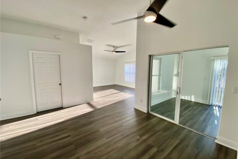 Villa ou maison à louer à Orlando, Floride: 4 chambres, 154.68 m2 № 2116294 - photo 4
