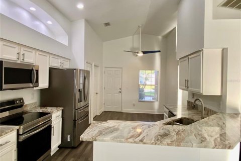 Villa ou maison à louer à Orlando, Floride: 4 chambres, 154.68 m2 № 2116294 - photo 10