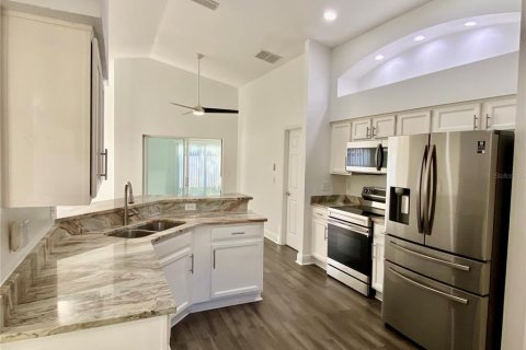 Villa ou maison à louer à Orlando, Floride: 4 chambres, 154.68 m2 № 2116294 - photo 8