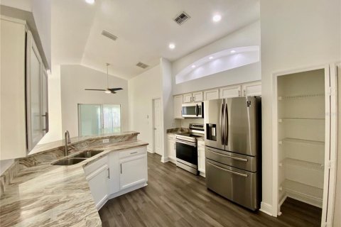 Villa ou maison à louer à Orlando, Floride: 4 chambres, 154.68 m2 № 2116294 - photo 6
