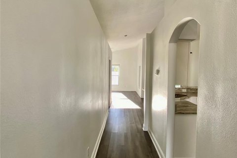 Villa ou maison à louer à Orlando, Floride: 4 chambres, 154.68 m2 № 2116294 - photo 3