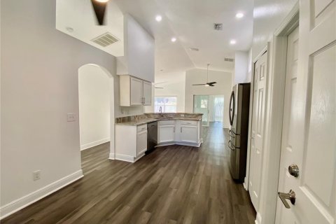 Villa ou maison à louer à Orlando, Floride: 4 chambres, 154.68 m2 № 2116294 - photo 9