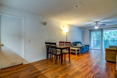 Condo in Gainesville, Florida, 4 bedrooms № 2105439 - photo 9
