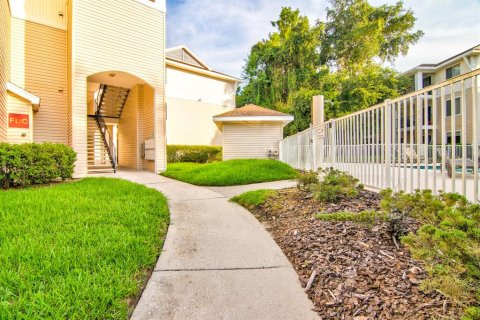 Condo in Gainesville, Florida, 4 bedrooms № 2105439 - photo 4