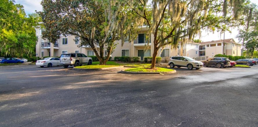 Condo in Gainesville, Florida, 4 bedrooms № 2105439
