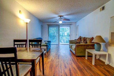 Condo in Gainesville, Florida, 4 bedrooms № 2105439 - photo 8