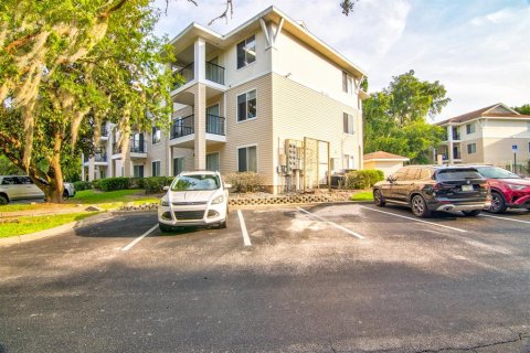 Condo in Gainesville, Florida, 4 bedrooms № 2105439 - photo 2