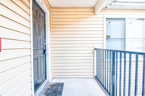 Condo in Gainesville, Florida, 4 bedrooms № 2105439 - photo 5