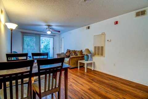 Condo in Gainesville, Florida, 4 bedrooms № 2105439 - photo 10