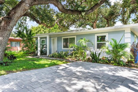 House in Nokomis, Florida 2 bedrooms, 91.97 sq.m. № 2389180 - photo 4