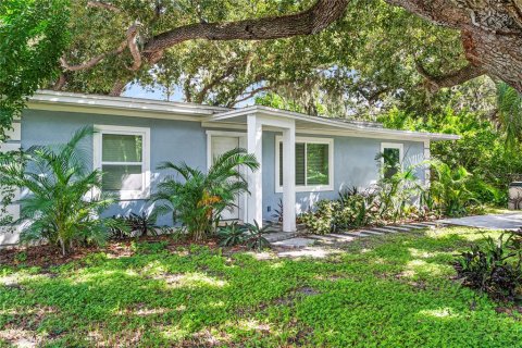 House in Nokomis, Florida 2 bedrooms, 91.97 sq.m. № 2389180