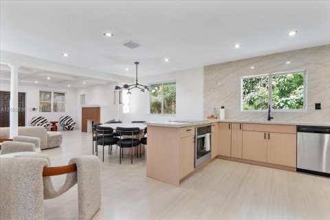 Villa ou maison à louer à Miami, Floride: 3 chambres, 139.35 m2 № 2384658 - photo 6