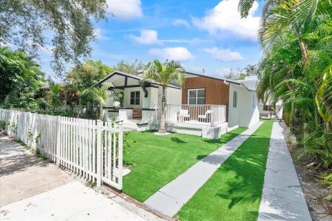 Villa ou maison à Miami, Floride 3 chambres, 157.93 m2 № 2384658