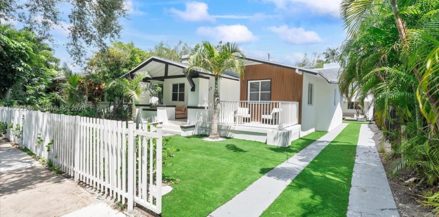 Villa ou maison à Miami, Floride 3 chambres, 139.35 m2 № 2384658