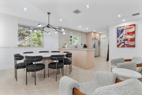 Villa ou maison à louer à Miami, Floride: 3 chambres, 139.35 m2 № 2384658 - photo 12