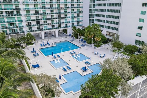 Copropriété à louer à Miami, Floride: 1 chambre, 76.37 m2 № 2025180 - photo 23