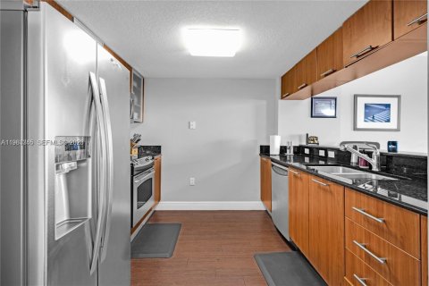 Copropriété à louer à Miami, Floride: 1 chambre, 76.37 m2 № 2025180 - photo 5