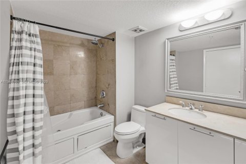 Copropriété à louer à Miami, Floride: 1 chambre, 76.37 m2 № 2025180 - photo 13