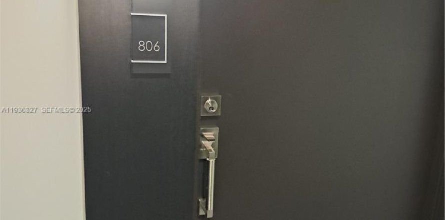 Condo in Sunny Isles Beach, Florida, 1 bedroom  № 1994330