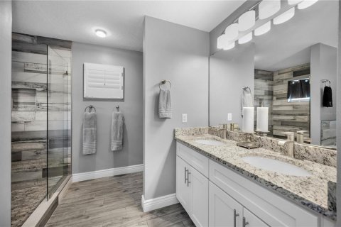 Casa en venta en Tampa, Florida, 4 dormitorios, 274.25 m2 № 1649995 - foto 19