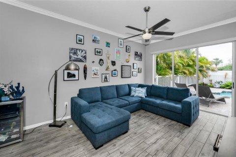 Casa en venta en Tampa, Florida, 4 dormitorios, 274.25 m2 № 1649995 - foto 8