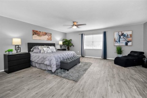 Casa en venta en Tampa, Florida, 4 dormitorios, 274.25 m2 № 1649995 - foto 17