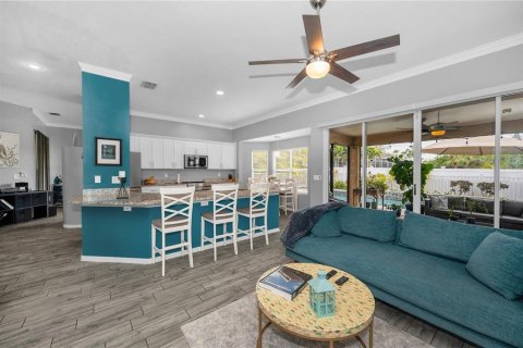 Casa en venta en Tampa, Florida, 4 dormitorios, 274.25 m2 № 1649995 - foto 15