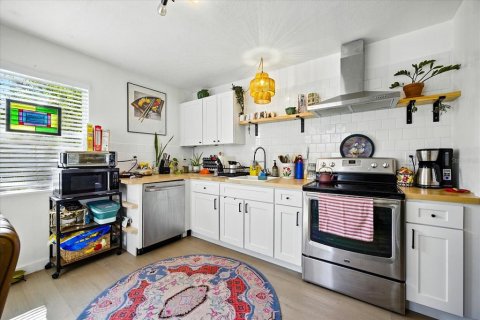 House in Saint Petersburg, Florida 2 bedrooms, 66.89 sq.m. № 1912867 - photo 10