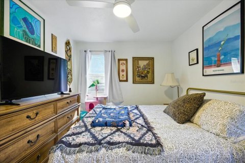House in Saint Petersburg, Florida 2 bedrooms, 66.89 sq.m. № 1912867 - photo 15