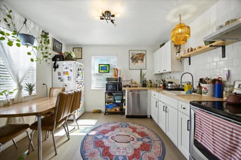 House in Saint Petersburg, Florida 2 bedrooms, 66.89 sq.m. № 1912867 - photo 8