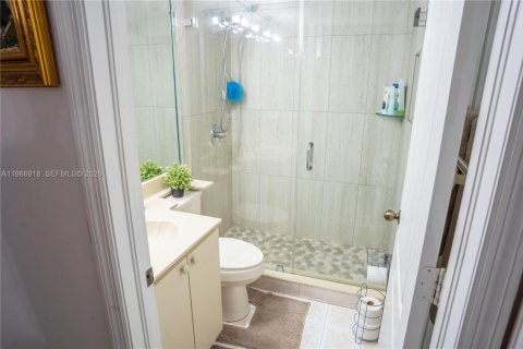 Купить кондоминиум в Хайалиа, Флорида 3 спальни, 113.34м2, № 2044825 - фото 27