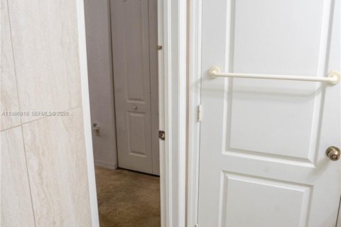 Купить кондоминиум в Хайалиа, Флорида 3 спальни, 113.34м2, № 2044825 - фото 29