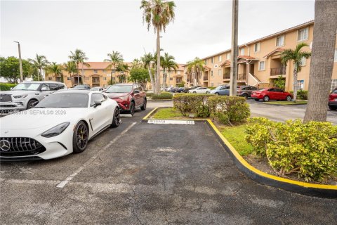 Купить кондоминиум в Хайалиа, Флорида 3 спальни, 113.34м2, № 2044825 - фото 7