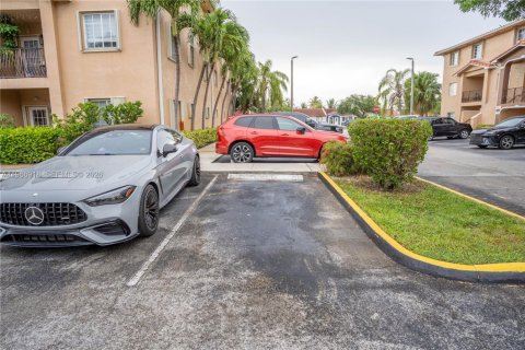 Купить кондоминиум в Хайалиа, Флорида 3 спальни, 113.34м2, № 2044825 - фото 5